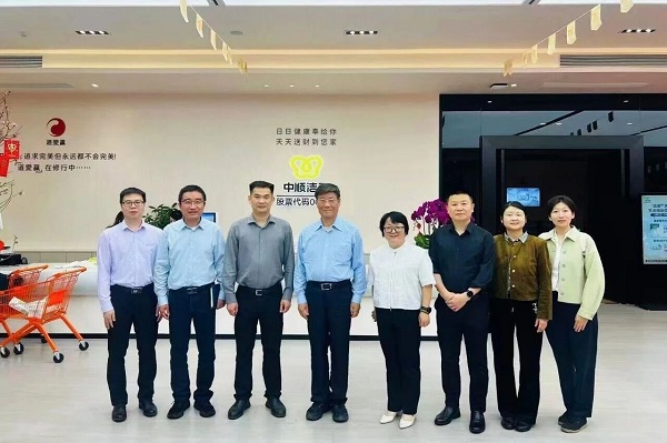 ����᳤�߷û�Ա��λ��˳����